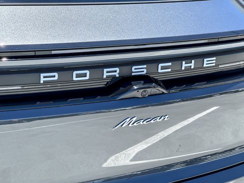 Certified 2025 Porsche Macan Electric RWD image 27