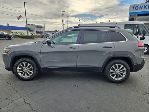 Used 2022 Jeep Cherokee Latitude Lux w/ Mopar Interior Package image 3