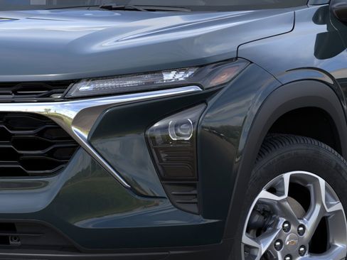 New 2026 Chevrolet Trax LS w/ LS Convenience Package FWD image 10