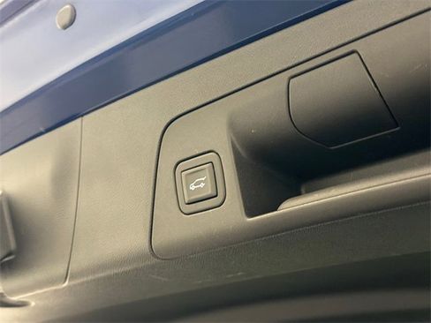 Used 2023 Buick Envision Avenir image 10