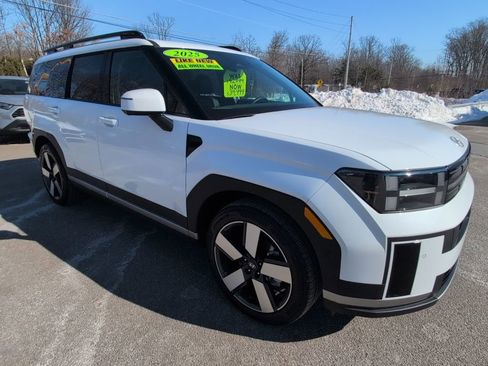 Used 2025 Hyundai Santa Fe Limited image 9