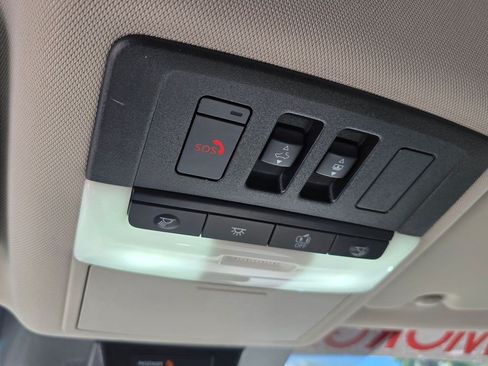 Used 2021 Nissan Rogue SL AWD/4WD image 27