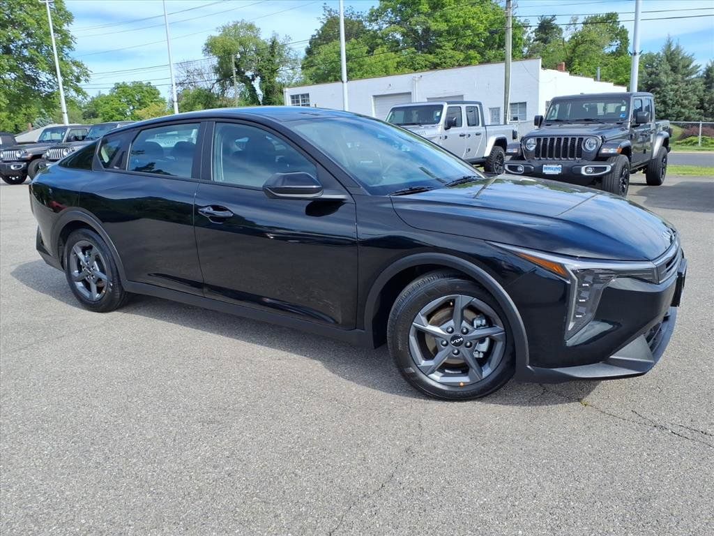 Used 2025 Kia K4 FWD image 2