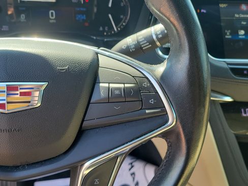 Used 2019 Cadillac XT5 Premium Luxury FWD image 25