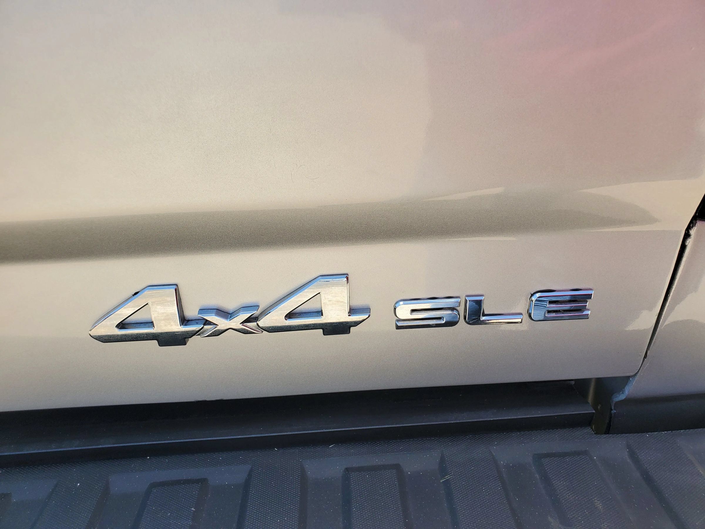 Used 2017 GMC Sierra 1500 SLE w/ SLE Value Package AWD/4WD image 6
