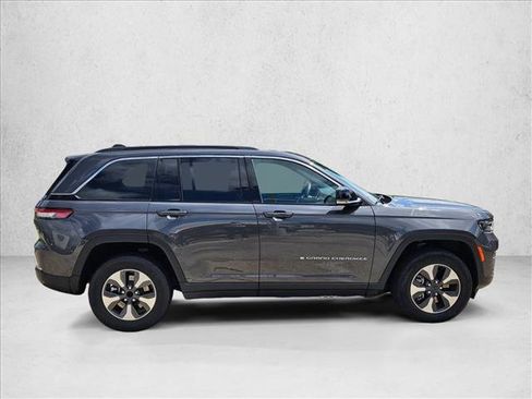 Used 2024 Jeep Grand Cherokee Limited 4xe AWD/4WD image 3
