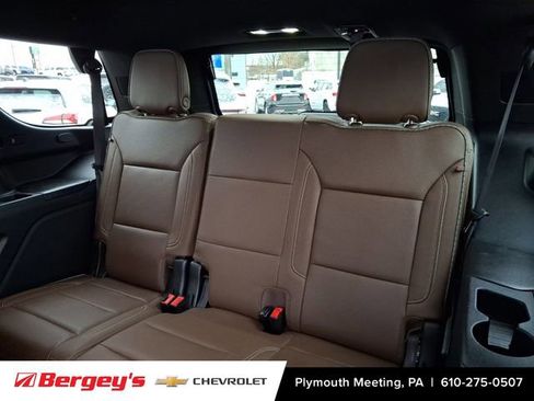 Used 2021 Chevrolet Tahoe High Country w/ Premium Package image 11