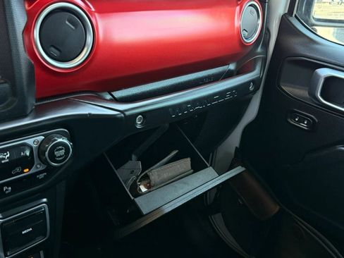 Used 2018 Jeep Wrangler Unlimited Rubicon w/ LED Lighting Group image 61