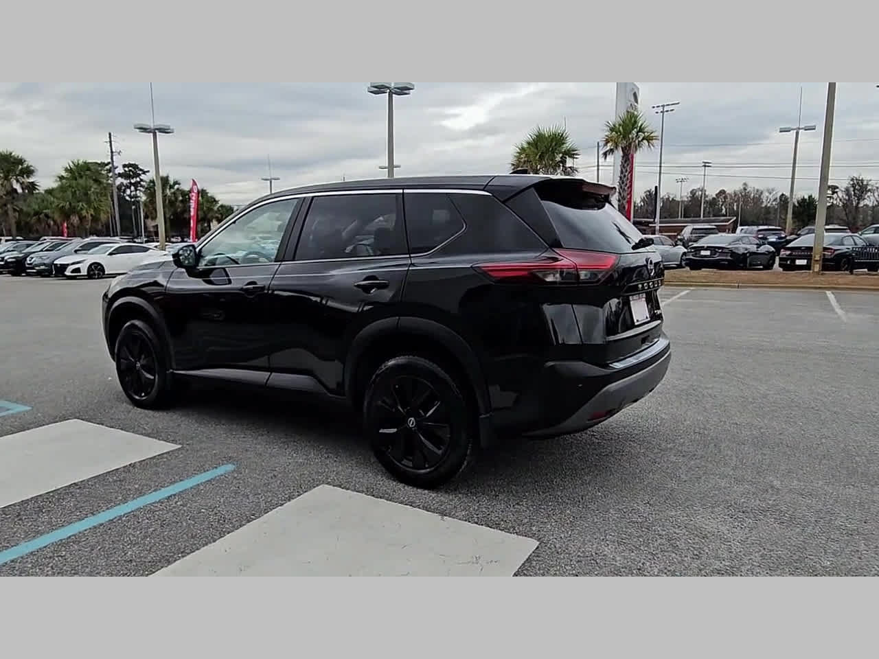 Used 2023 Nissan Rogue SV AWD/4WD image 30