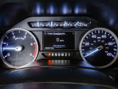 Used 2019 Ford F250 XLT w/ XLT Premium Package AWD/4WD image 18
