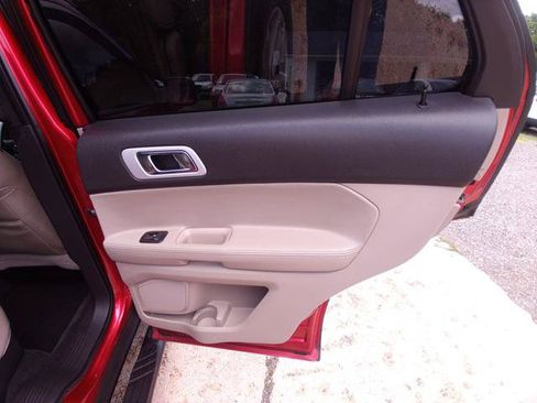 Used 2012 Ford Explorer XLT FWD image 16