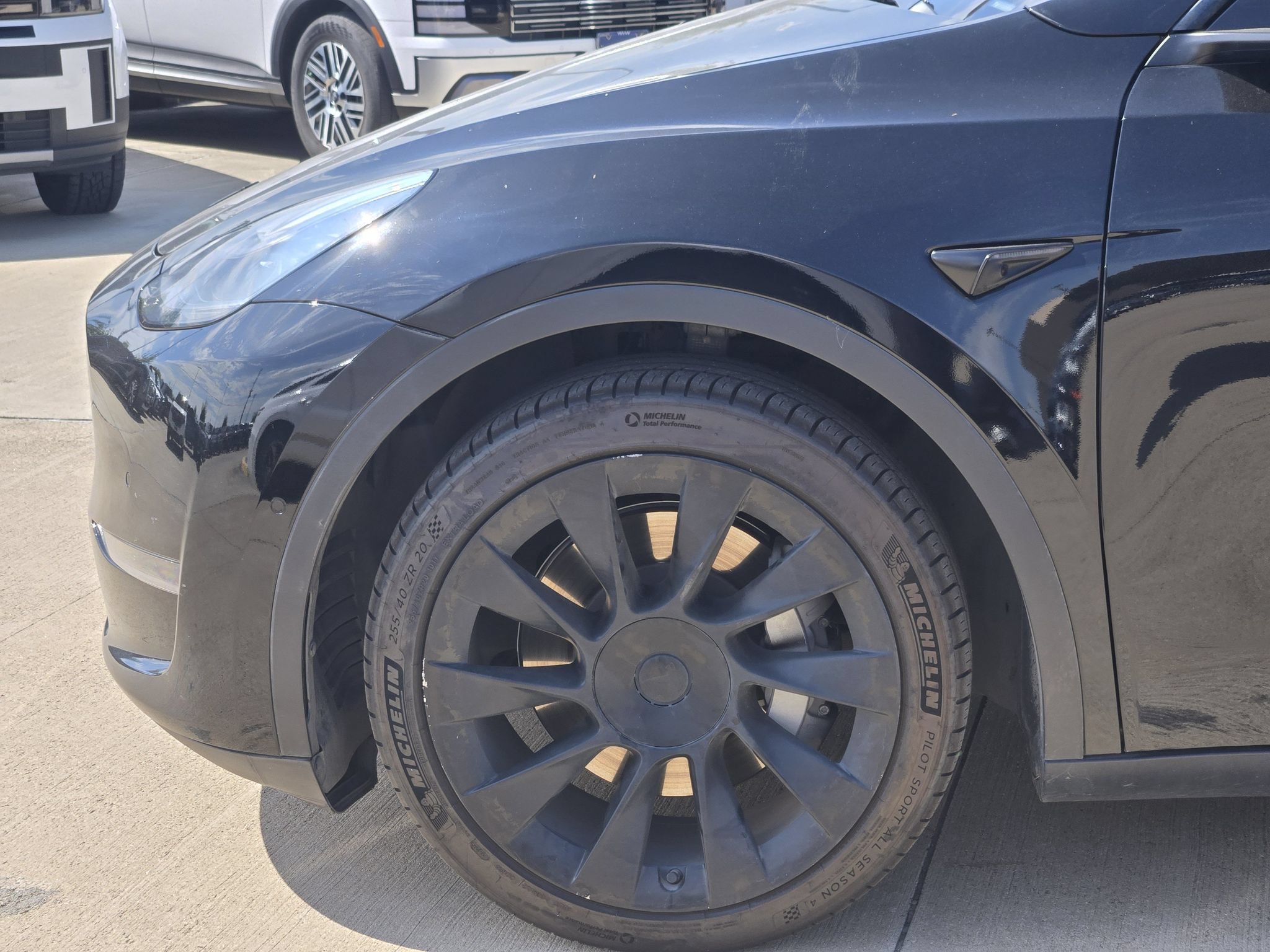 Used 2021 Tesla Model Y Long Range AWD/4WD image 8