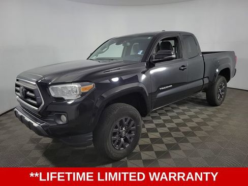 Used 2022 Toyota Tacoma SR5 w/ Technology Package AWD/4WD image 3