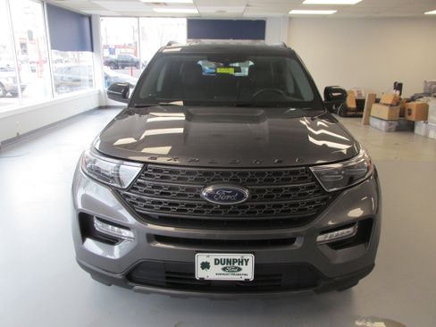 Certified 2022 Ford Explorer XLT w/ Equipment Group 202A image 2