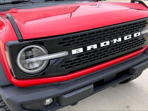 Used 2022 Ford Bronco Wildtrak image 33