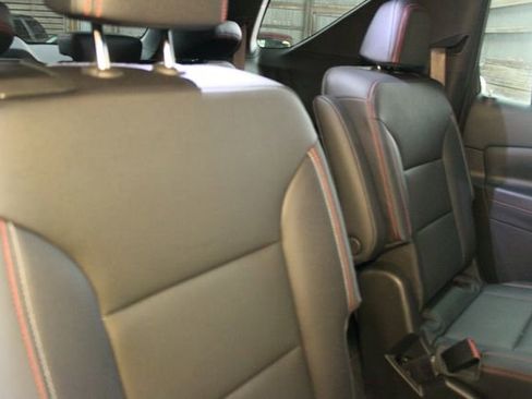 Used 2024 Chevrolet Traverse Z71 image 13