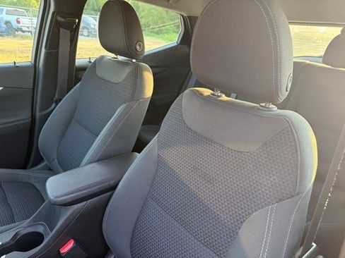 Used 2023 Chevrolet Bolt EUV LT w/ Comfort Package FWD image 9