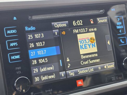 Used 2016 Toyota Tacoma Limited w/ Towing Package image 19