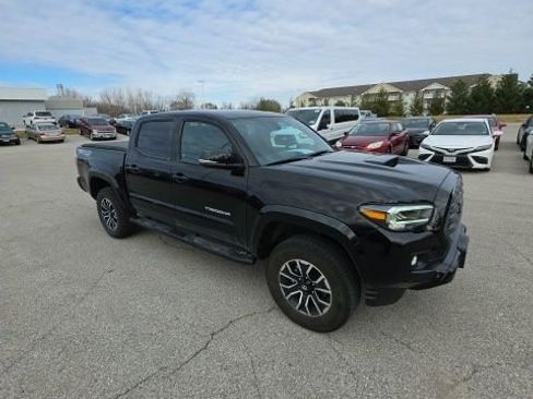 Certified 2023 Toyota Tacoma TRD Sport w/ TRD Premium Sport Package image 4