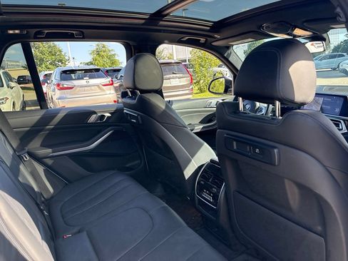 Used 2021 BMW X5 sDrive40i w/ M Sport Package RWD image 13