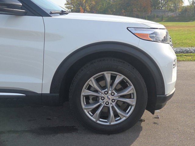 Used 2023 Ford Explorer Limited w/ Limited Technology Package AWD/4WD image 4