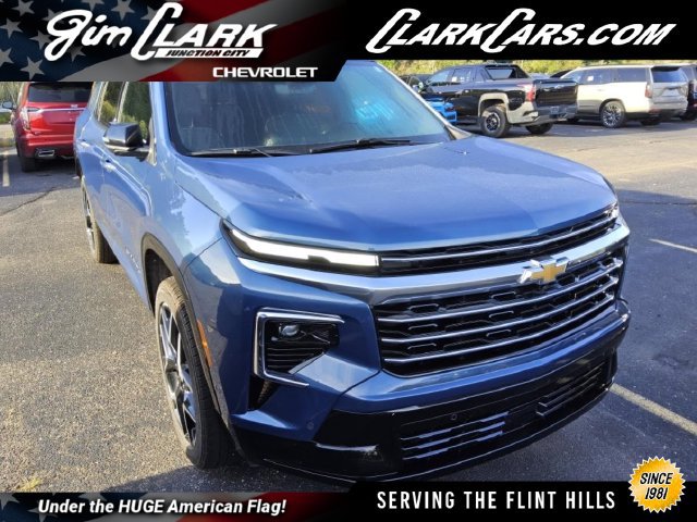 Used 2026 Chevrolet Traverse High Country AWD/4WD image 1