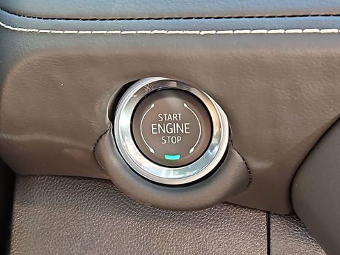 New 2025 Chevrolet Suburban Premier image 18