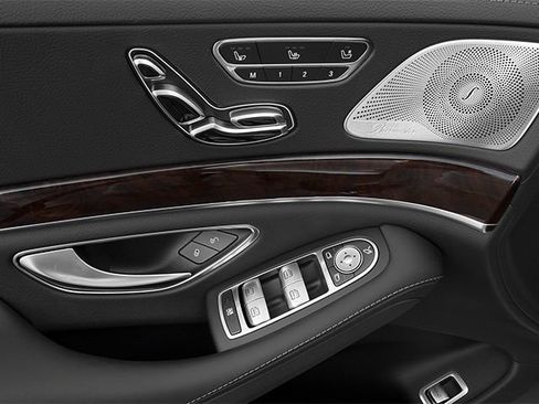 Used 2014 Mercedes-Benz S 550 Sedan image 21