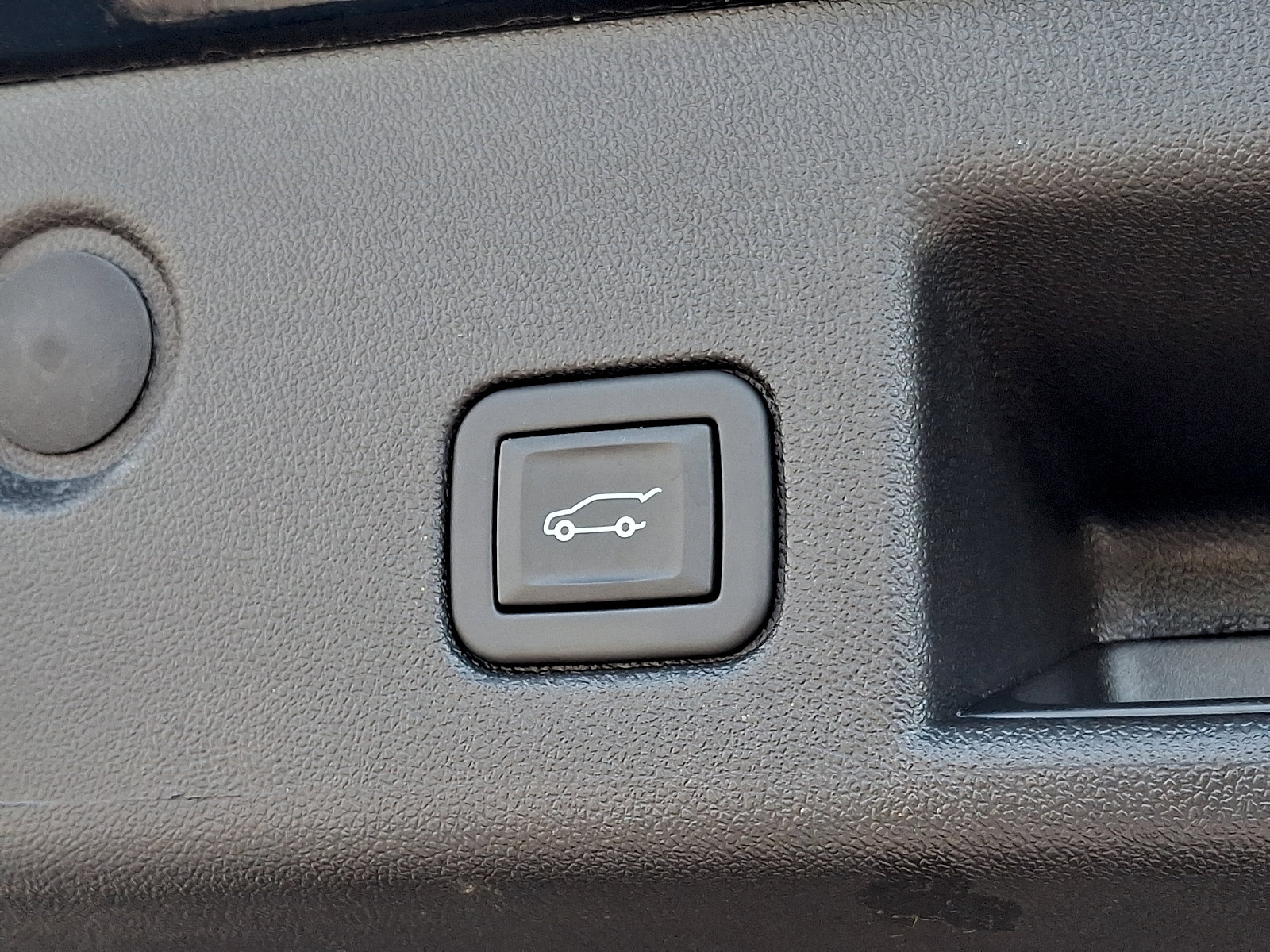 Certified 2024 Chevrolet Equinox LT w/ LPO, Floor Liner Package FWD image 28