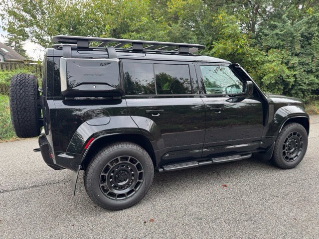 New 2026 Land Rover Defender 110 OCTA AWD/4WD image 5