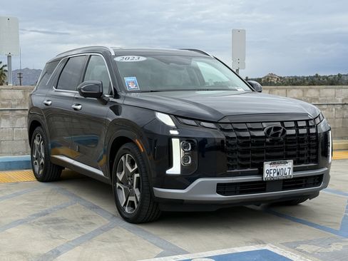 Used 2023 Hyundai Palisade Limited image 2