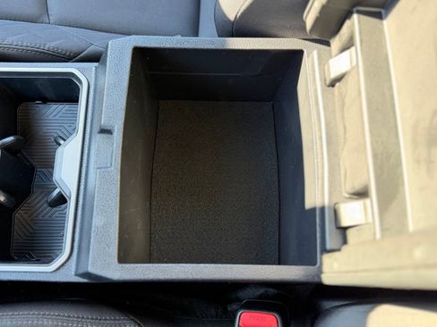 Certified 2025 Toyota Tacoma SR5 image 18