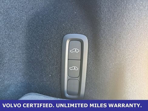Certified 2024 Volvo XC60 B5 Ultimate w/ Protection Package Premier image 10