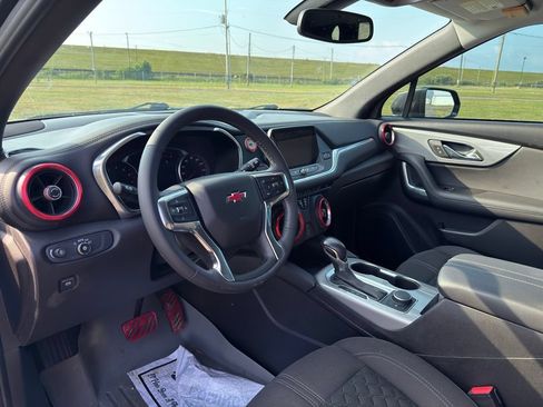 Used 2019 Chevrolet Blazer LT FWD image 17