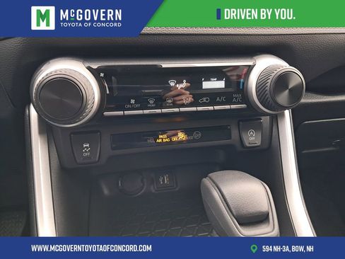 Used 2025 Toyota RAV4 LE image 31