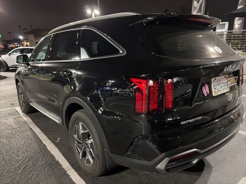 Used 2023 Kia Sorento EX FWD image 4