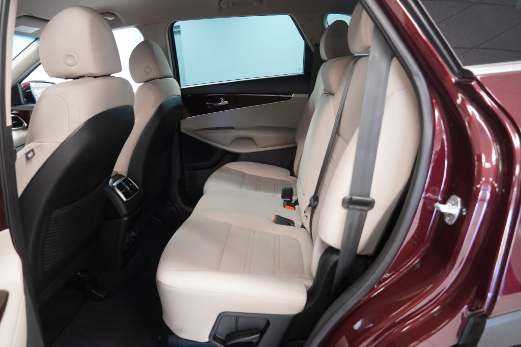 Used 2018 Kia Sorento LX AWD/4WD image 27