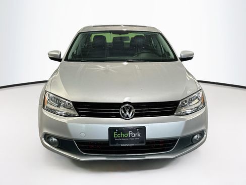 Used 2014 Volkswagen Jetta TDI FWD image 2