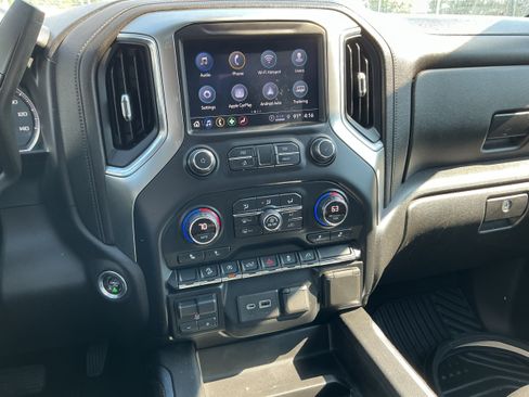 Certified 2021 Chevrolet Silverado 1500 LT Trail Boss w/ Convenience Package II AWD/4WD image 9