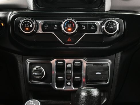 Used 2021 Jeep Wrangler Unlimited Sport AWD/4WD image 18