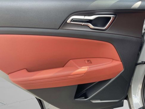 New 2026 Kia Sportage SX image 18