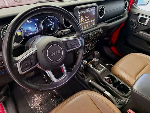 Used 2022 Jeep Wrangler Unlimited Sahara image 7