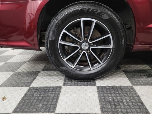 Used 2018 Dodge Grand Caravan GT image 26