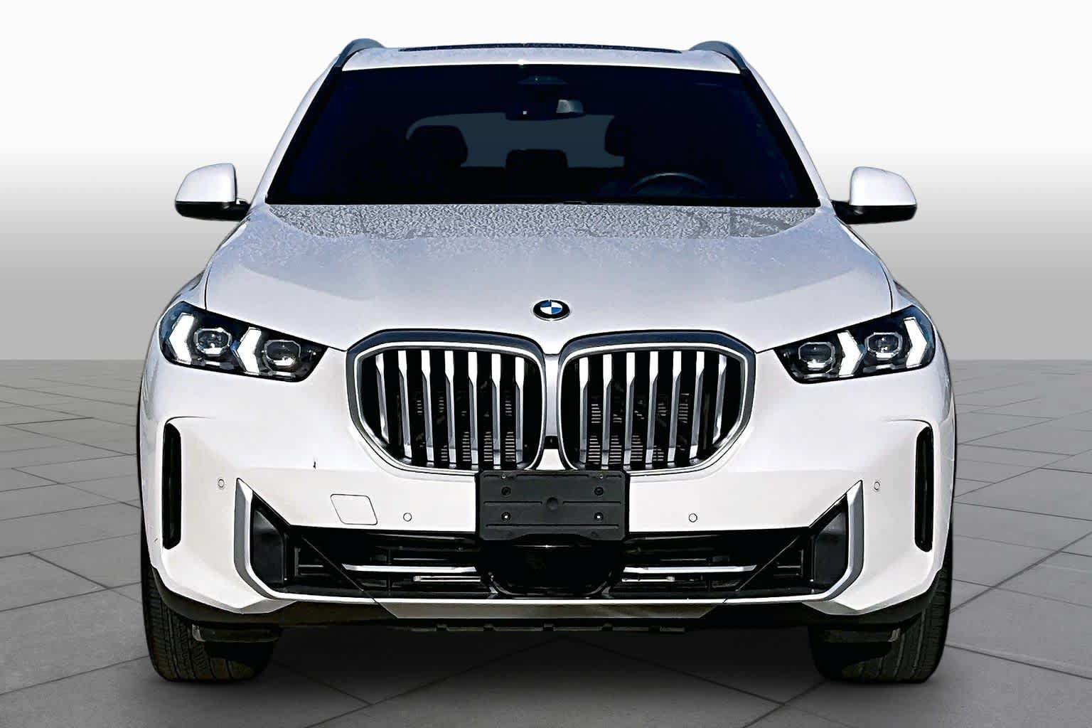 Used 2025 BMW X5 sDrive40i w/ Premium Package RWD image 3