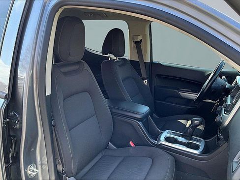 Used 2022 Chevrolet Colorado LT w/ LT Convenience Package image 7