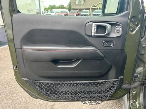 Used 2022 Jeep Gladiator Rubicon w/ LED Lighting Group AWD/4WD image 10
