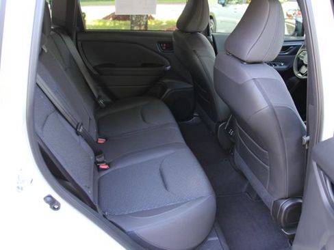 Used 2025 Subaru Forester Premium AWD/4WD image 38