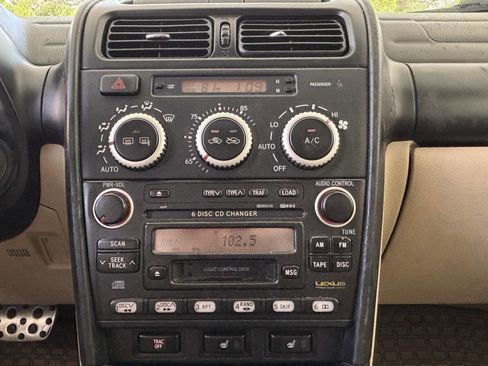 Used 2005 Lexus IS 300 image 19