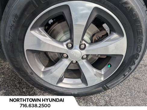 Used 2019 Jeep Cherokee Limited image 45