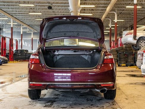 Used 2017 Honda Accord LX image 10